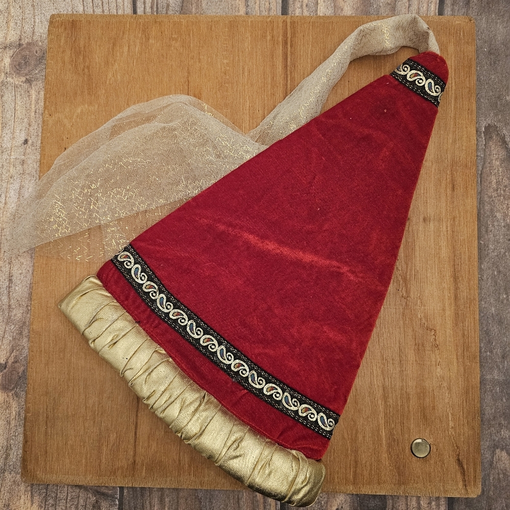 Medieval Renaissance hat, Hennin